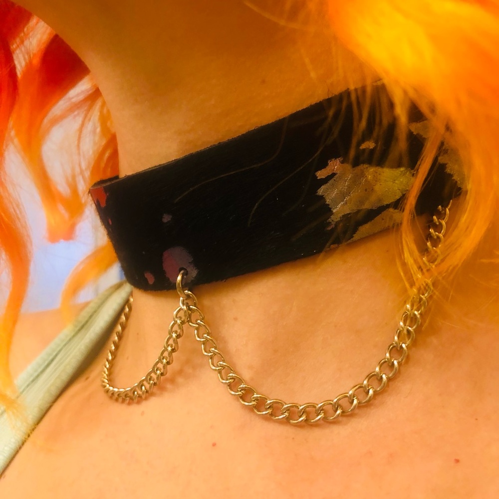 Leather dark rainbow choker - Picture 4 of 8